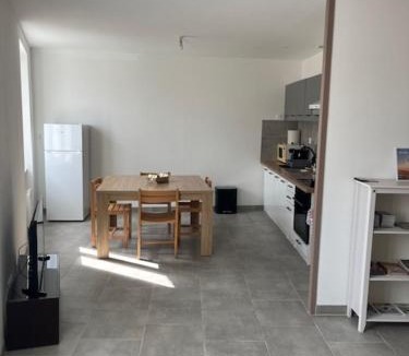 Mesnard-la-Barotiere Apartment | Appartement meublé tout équipé - Mesnard-La-Barotière