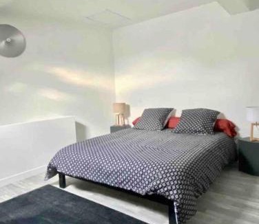 Saint-Amand-Montrond Apartment | Appartement Centre ville