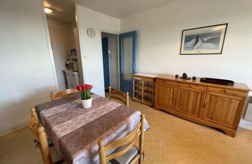 Saint-Hilaire-de-Riez Apartment | Appartement cosy proche plage avec balcon et vue mer - FR-1-224C-48