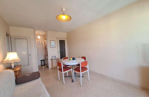 Saint-Hilaire-de-Riez Apartment | Appartement 2 pièces avec balcon proche plage et commerces à Saint-Hilaire-de-Riez - FR-1-224C-21