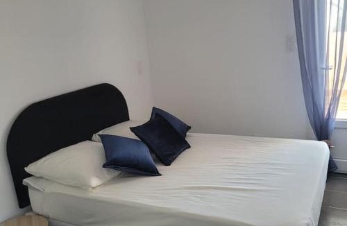 Saint-Jean-de-Serres Apartment | Appartement calme et nature