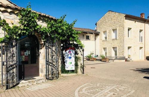 Saint-Martin-d'Ardeche Apartment | Appartement neuf avec Spa