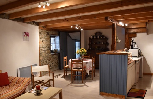 Cier-de-Luchon Apartment | Appartement Typique