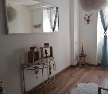Saint-Sauveur-en-Rue Apartment | Appartement cozy