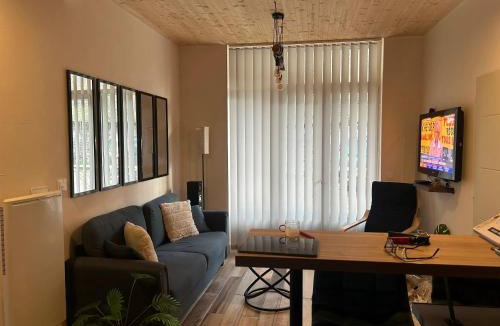 Savignac-les-Ormeaux Apartment | Appartement charmant à Savignac-les-Ormeaux, 56 m², balcon