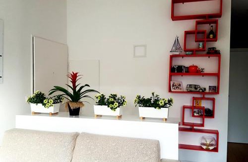 Voisins-le-Bretonneux Apartment | Appartement contemporain jardin & jacuzzi