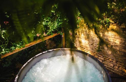 Saint-Nicolas Apartment | Appartement fraîchement rénovée - Jacuzzi au cœur de Caen