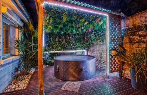 Saint-Nicolas Apartment | Appartement fraîchement rénovée - Jacuzzi au cœur de Caen