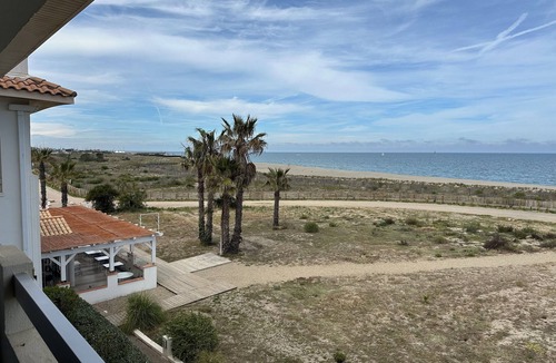 Saint-Cyprien Plage Apartment | Appartement Front de mer Avec Piscine et Accès Direct Plage à Saint Cyprien