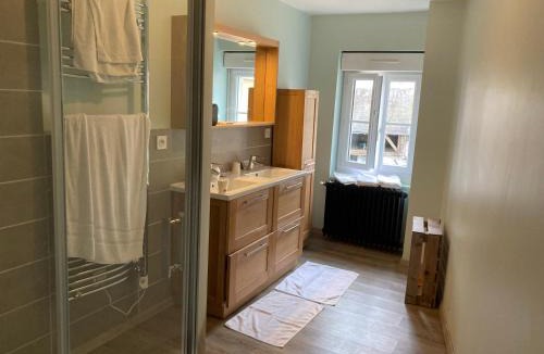 Chateau-du-Loir Apartment | Appartement Hôtel de la Gare 3 chambres