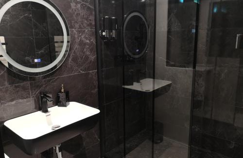 Saint-Martin-du-Littoral Apartment | Appartement haut de gamme avec jacuzzi sauna à 5min de la plage à pied