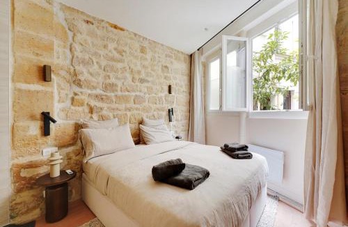 3rd Arrondissement Apartment | Appartement haut de gamme avec 2 salles de bains et climatisation au cœur du Marais