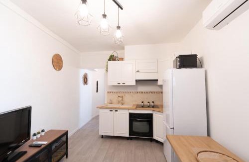 Bagnols-sur-Ceze Apartment | Appartement Hyper centre rénové & cosy