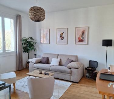 Lisieux Apartment | Appartement hyper centre, cathédrale, fibre