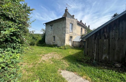 Cuvres-et-Valsery Apartment | Appartement indépendant dans maison en pierre