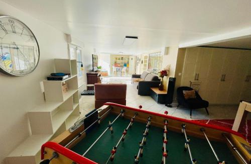 Boissy-l'Aillerie Apartment | Appartement indépendant dans maison avec piscine privée