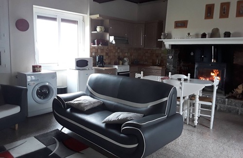 Lagarde Apartment | Appartement Indépendant à la Ferme, Proche des Montagnes