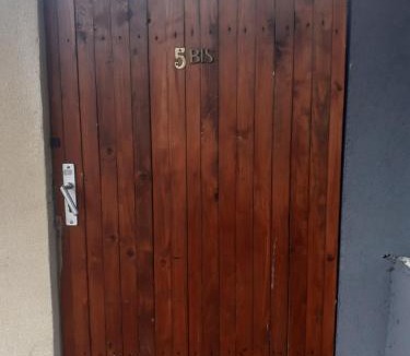Gagny Apartment | Appartement indépendant 33m carré dans une maison de ville - Blue