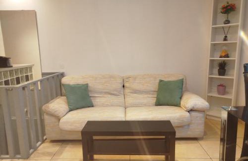 Gagny Apartment | Appartement indépendant 33m carré dans une maison de ville - Blue