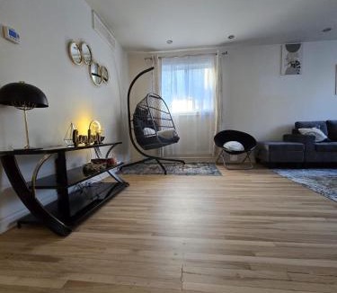 Longueuil Apartment | Appartement, Jacuzzi, Spa et terasse