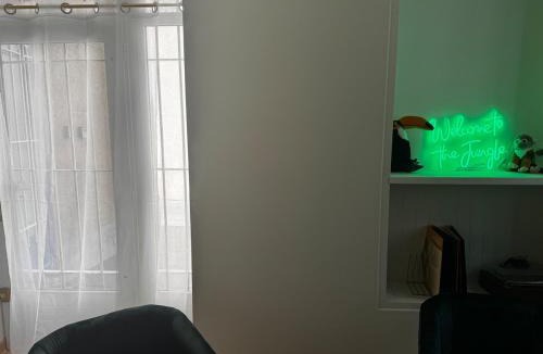 Moulins Apartment | Appartement jungle