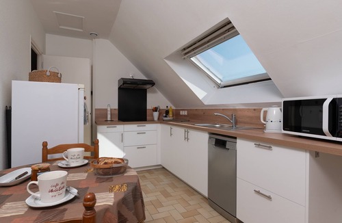 Damgan Apartment | 'Appartement Ker Glaz' with Private Terrace and Wi-Fi