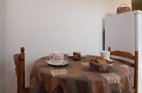 Damgan Apartment | 'Appartement Ker Glaz' with Private Terrace and Wi-Fi