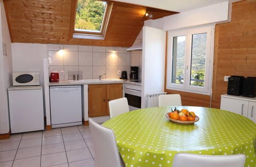 Luz-Saint-Sauveur Apartment | Appartement Les Pics
