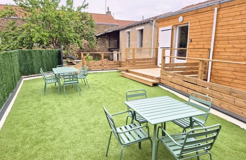 Cholet Apartment | Appartement "La Girafe" centre Cholet 4pers