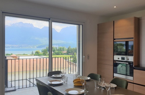 Cessenaz House | Appartement Laudon