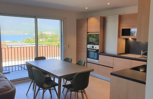 Cessenaz House | Appartement Laudon