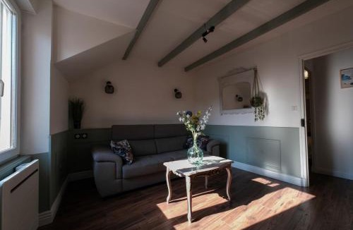 Malestroit Apartment | Appartement Le Balcon de L'Oust