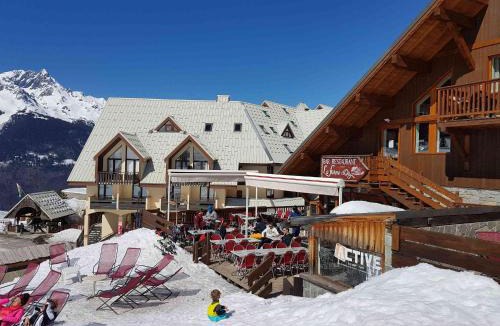 Oz-en-Oisans Apartment | Appartement Le Pic Blanc