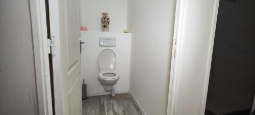 Saint-Ambroix Apartment | Appartement Le république idéalement situé.