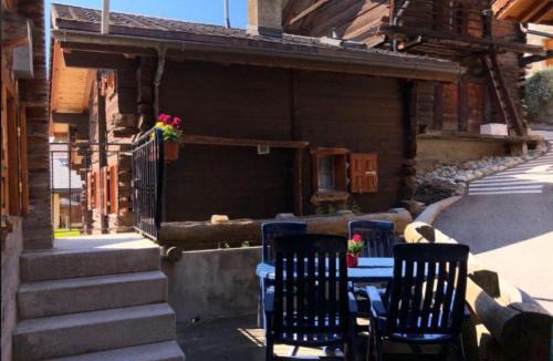 Saint-Martin Apartment | Appartement "Le Ver Luisant" à Saint-Martin, Val d'Hérens, Valais