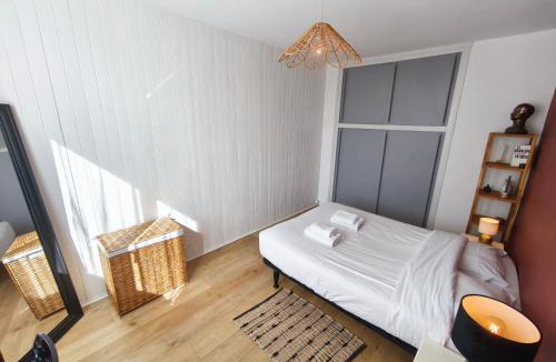 Vernay Apartment | Appartement lumineux avec parking gratuit, accès Lyon rapide