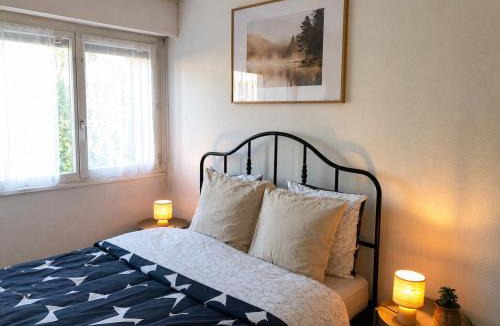 Ronchin Apartment | Appartement lumineux avec balcon & espace bureau