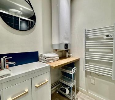 Hastings Apartment | Appartement lumineux avec vue sur les clochers