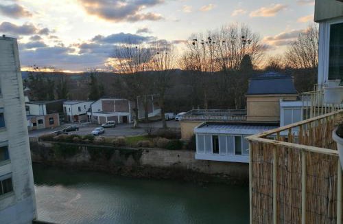 Sedan Apartment | Appartement Lumineux