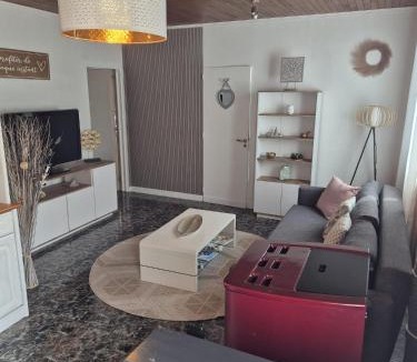 Saint-Aigulin Apartment | Appartement Maïa