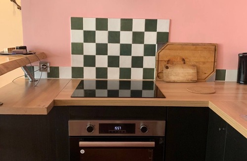 3rd Arrondissement Apartment | Appartement Marseillais Typique Cosy et Coloré au Pied du Métro