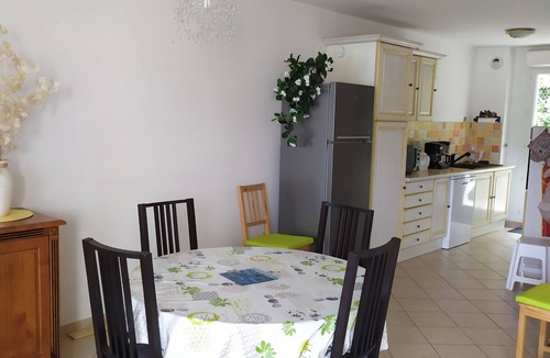 Greoux-les-Bains Apartment | Appartement Meublé T3