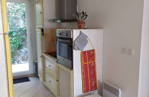 Greoux-les-Bains Apartment | Appartement Meublé T3