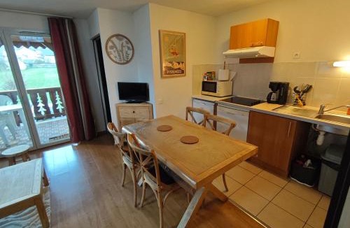Luz-Saint-Sauveur Apartment | Appartement meublé T3 avec terrasse vue montagne