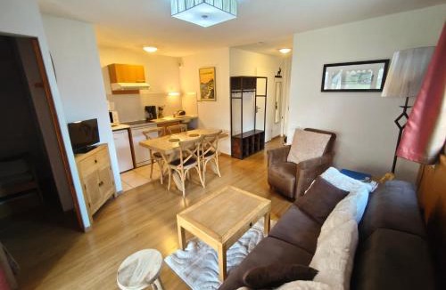Luz-Saint-Sauveur Apartment | Appartement meublé T3 avec terrasse vue montagne