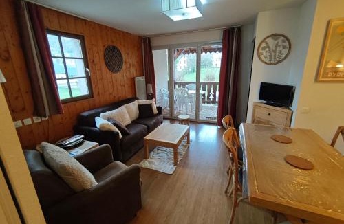 Luz-Saint-Sauveur Apartment | Appartement meublé T3 avec terrasse vue montagne