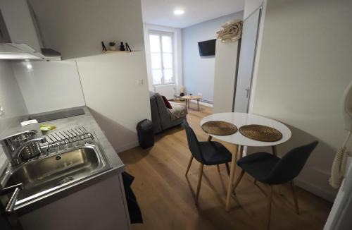 Gien Apartment | Appartement meublé 8 - 15 min Dampierre - 25 min Belleville - WIFI