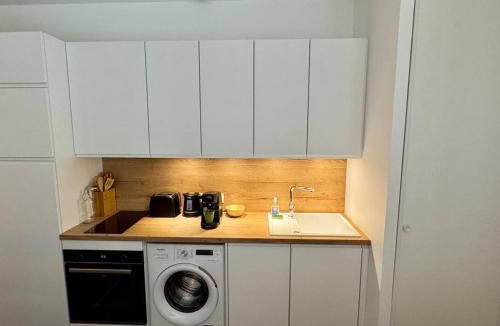 Le Palais Apartment | Appartement neuf avec terrasse à Le Palais - FR-1-418-271