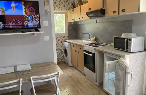 Compreignac Apartment | Appartement Noir et Anis