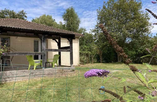 Compreignac Apartment | Appartement Noir et Anis